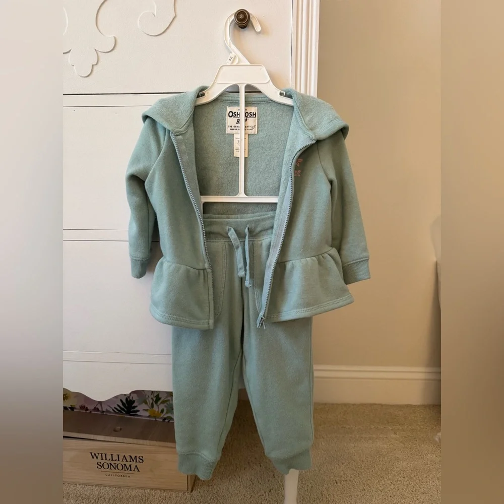 Oshkosh Sweatsuit